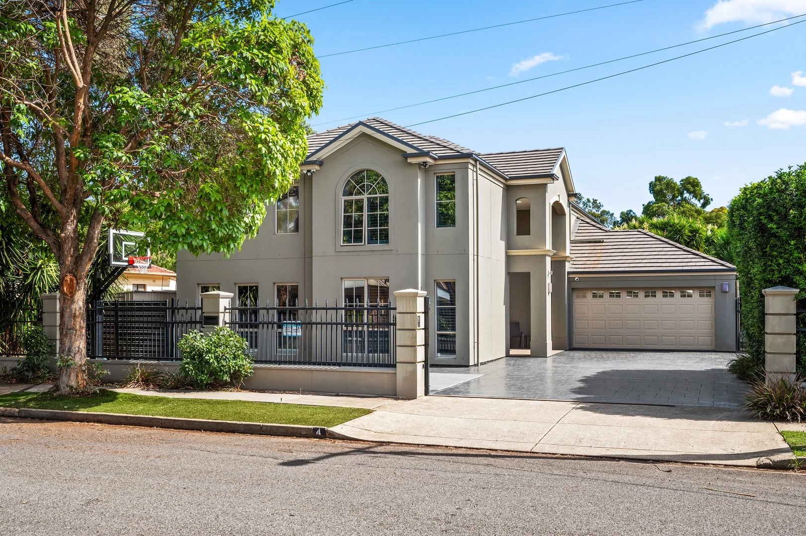 4 Salrak Avenue, Marion SA 5043