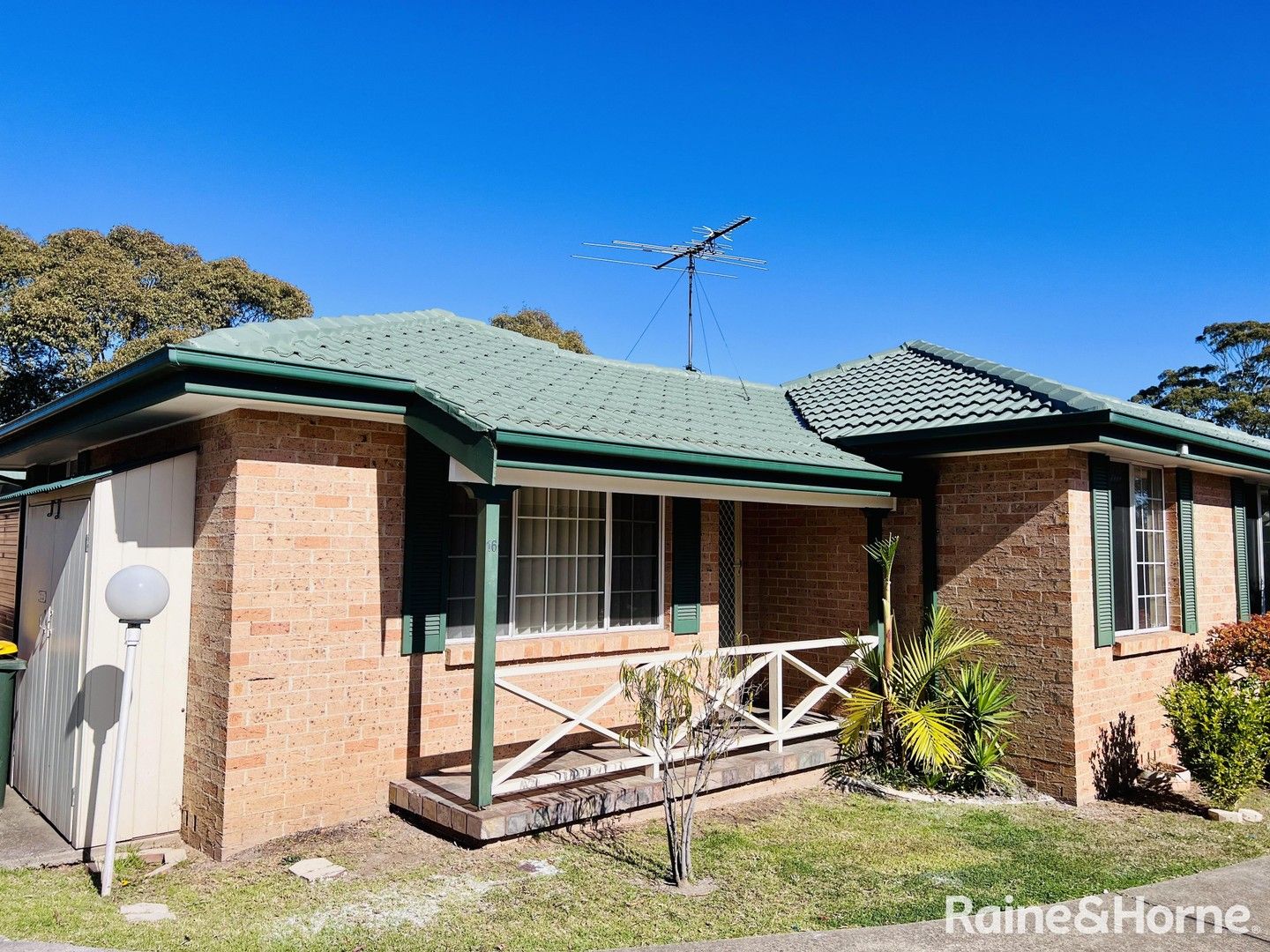 2 bedrooms Villa in 16/201 Oxford Road INGLEBURN NSW, 2565