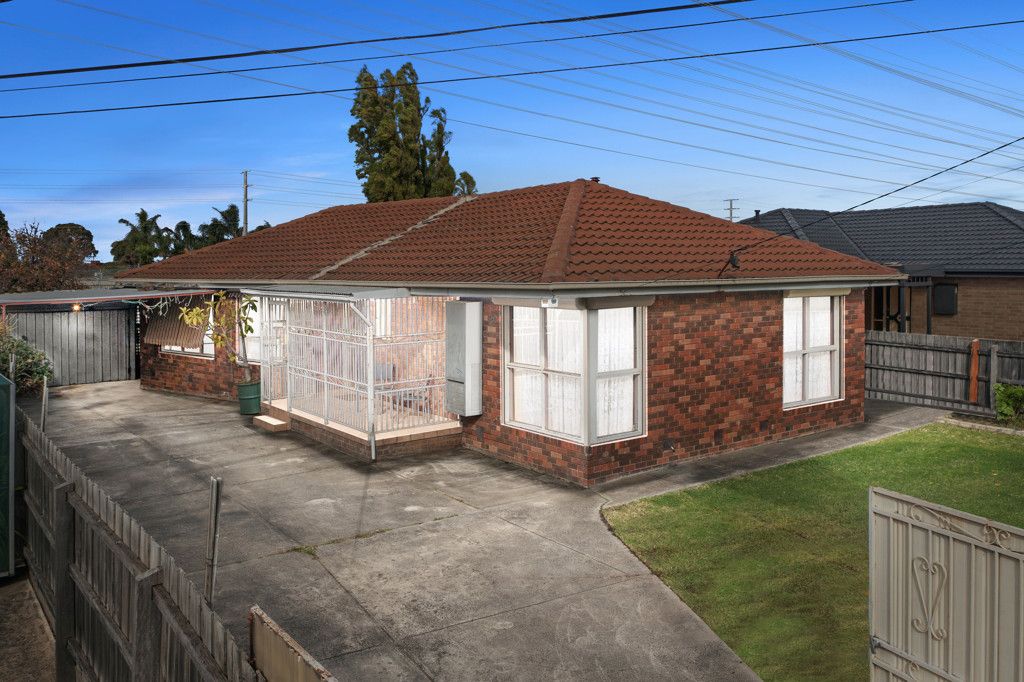 3 bedrooms House in 217 The Boulevard THOMASTOWN VIC, 3074