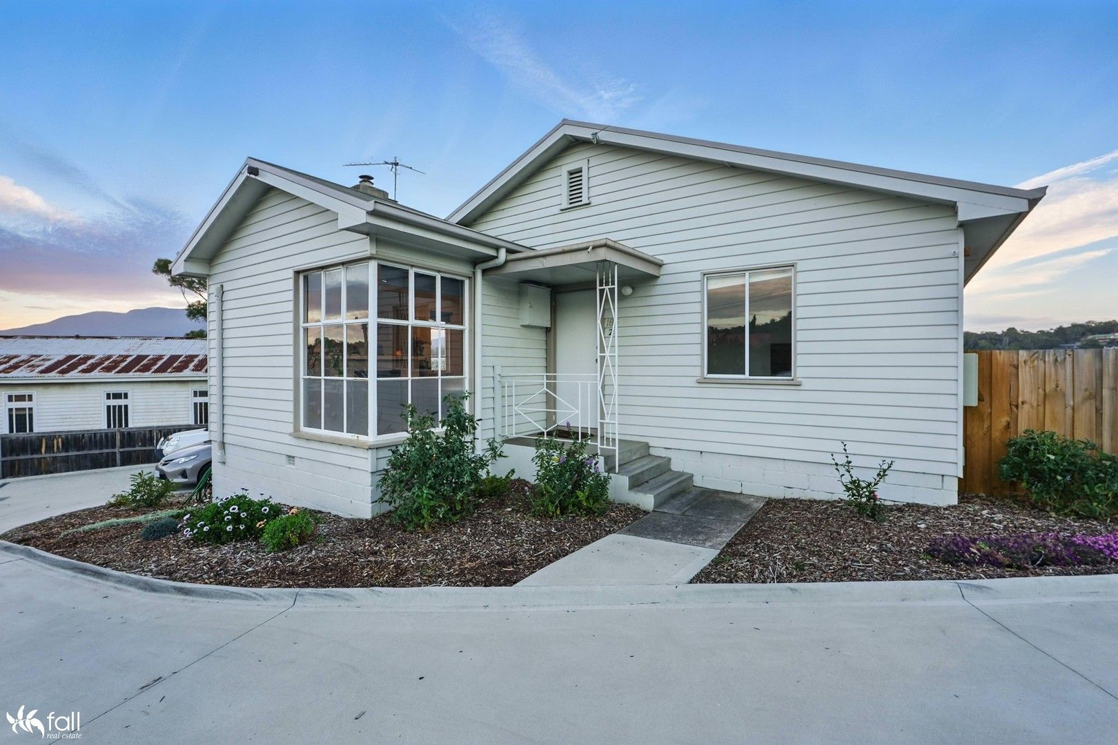 3 bedrooms House in 2/186 Cambridge Road WARRANE TAS, 7018