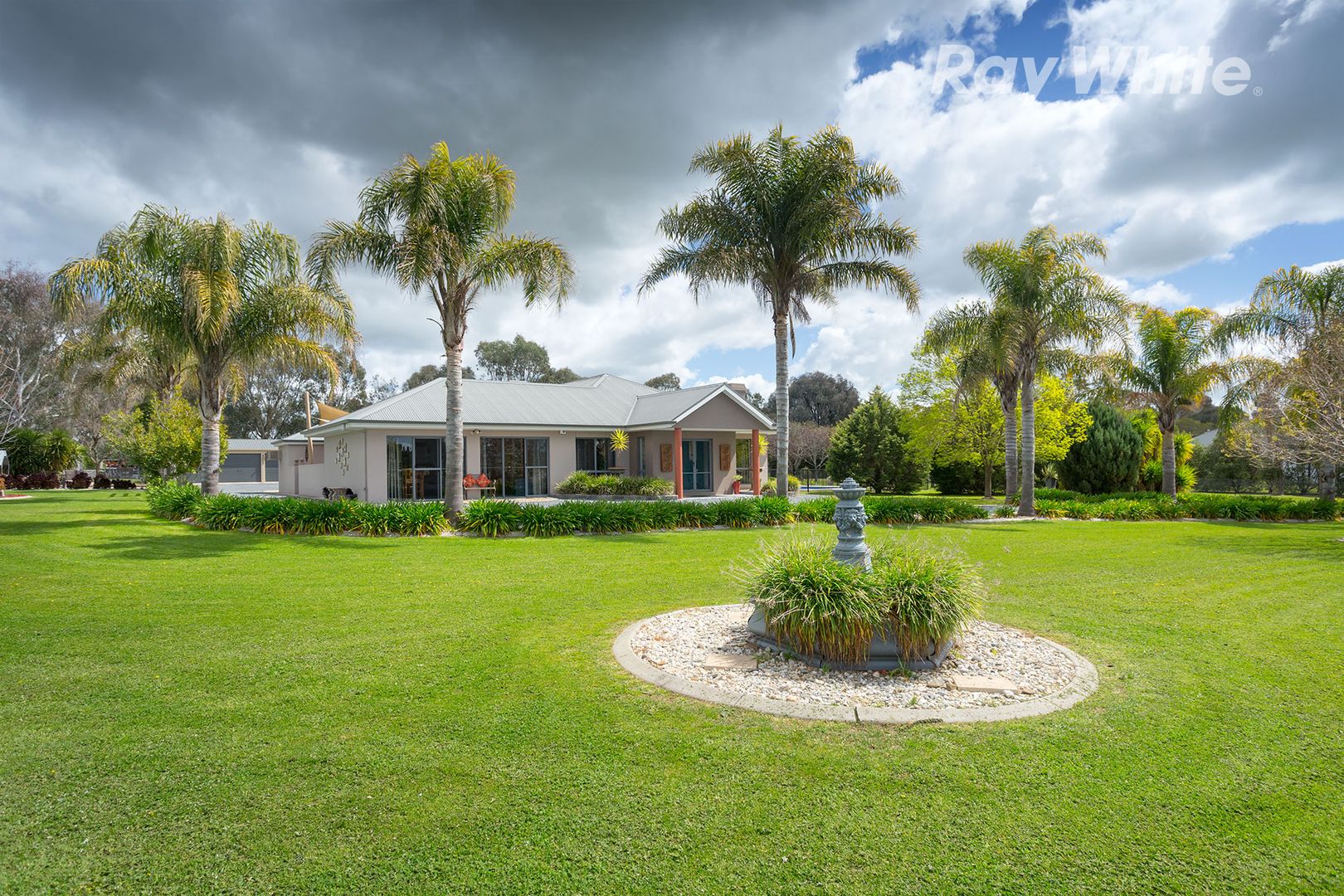 18 Willow Way, Table Top Property History & Address Research Domain