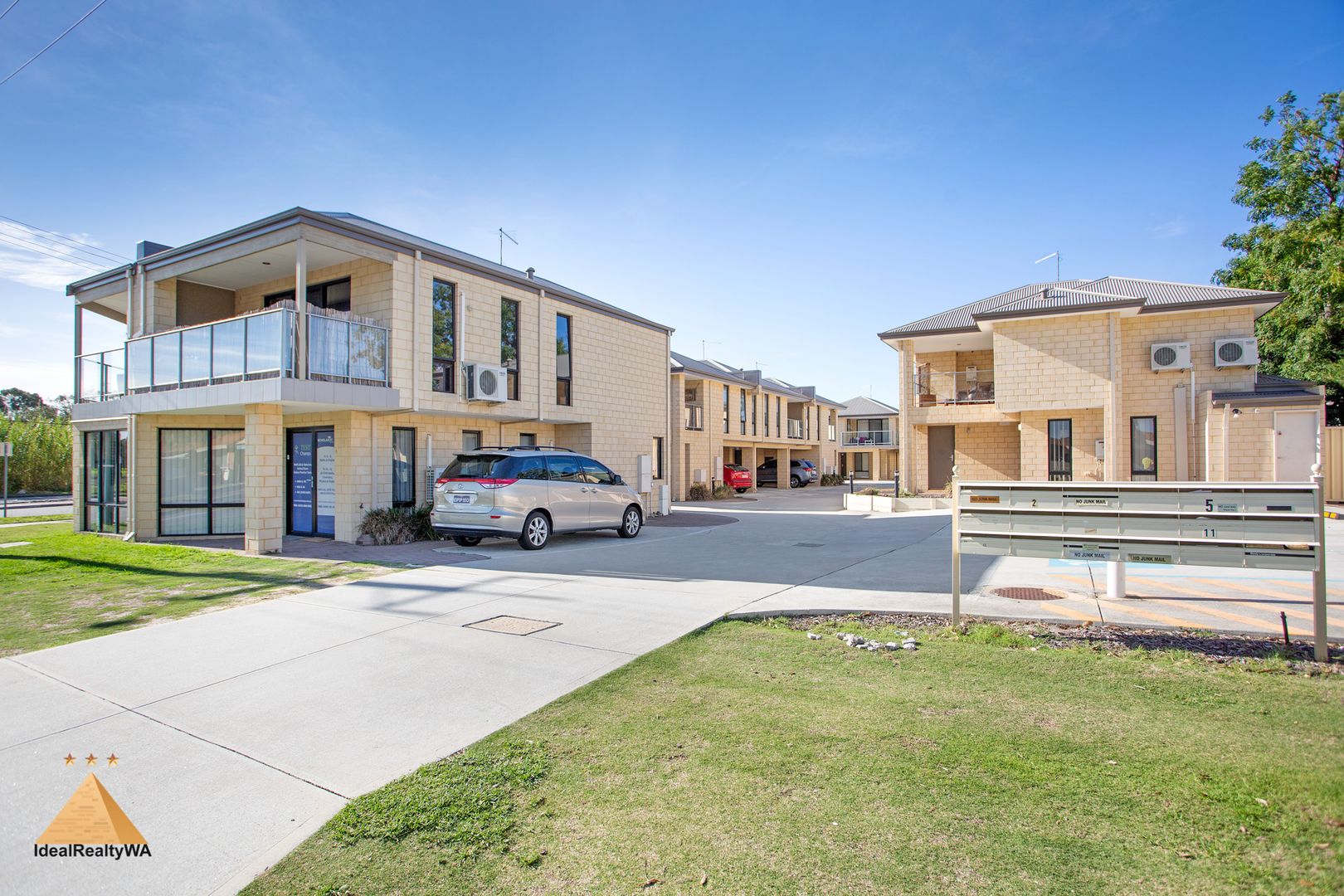1 bedrooms Apartment / Unit / Flat in 17/2 View Avenue LANGFORD WA, 6147