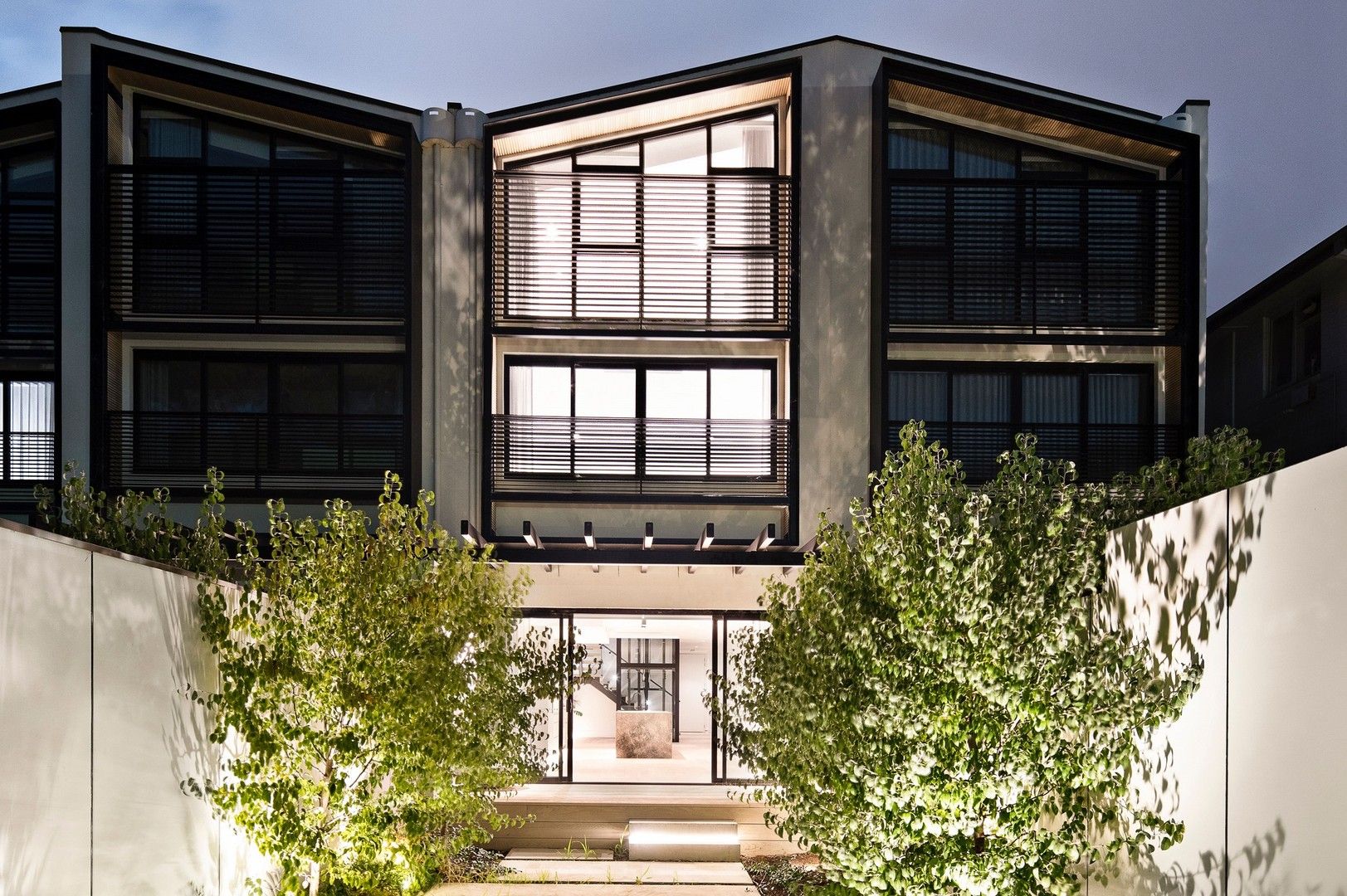 4 bedrooms Townhouse in 120 Glen Huntly Road ELWOOD VIC, 3184