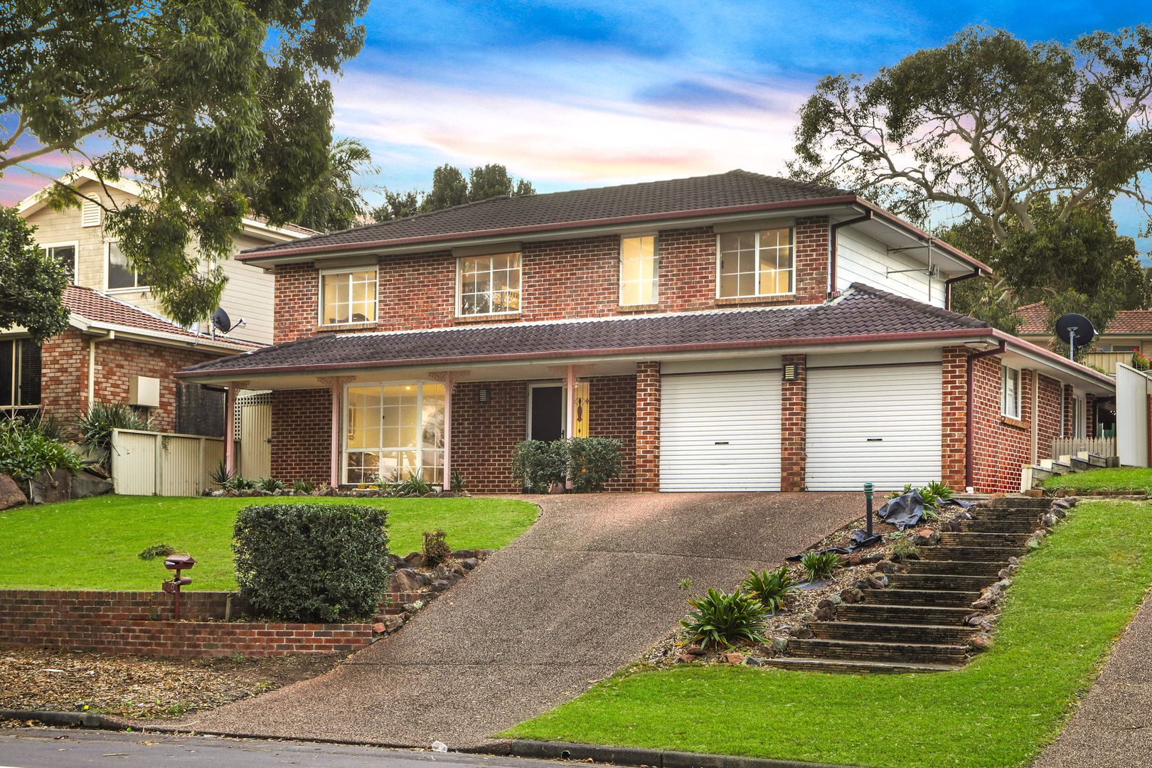 4 bedrooms House in 220 Cresthaven Avenue BATEAU BAY NSW, 2261