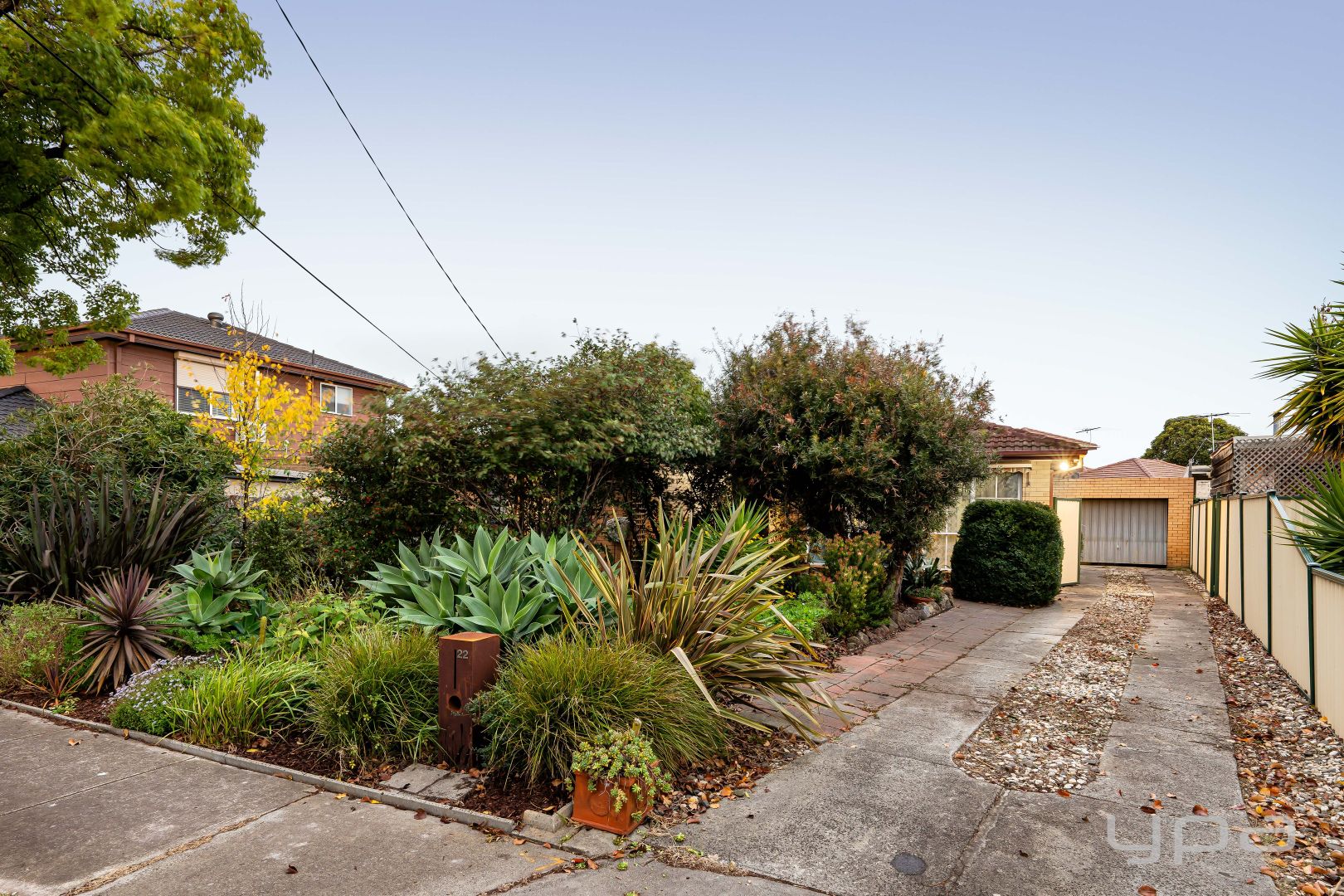 22 Parnell Crescent, Gladstone Park VIC 3043, Image 2