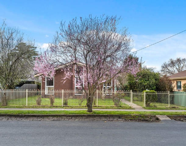 6 Hutton Street, Kyneton VIC 3444