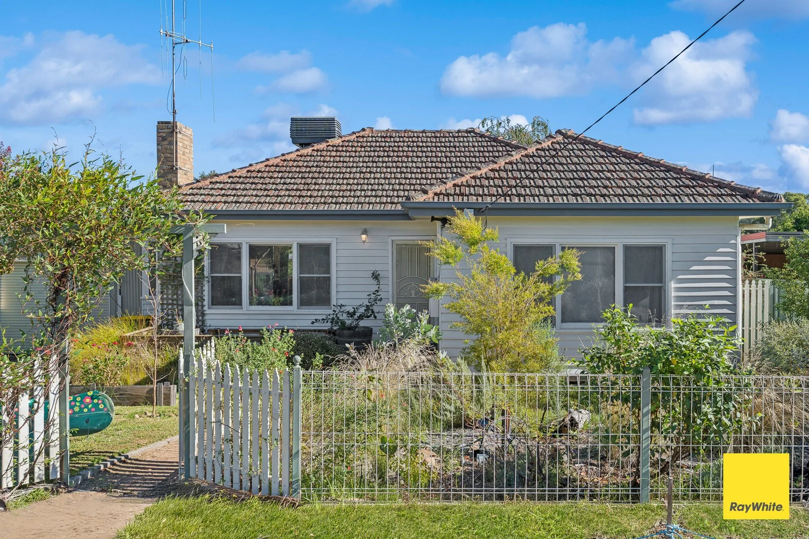 6 Weatherall Street, California Gully VIC 3556