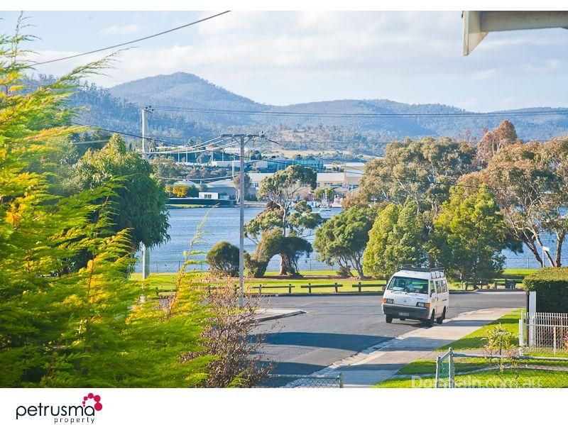 8 Laguna Place, DERWENT PARK TAS 7009, Image 1