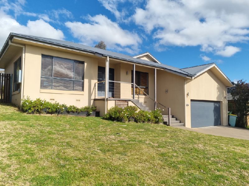 4 bedrooms House in 8 Flirtation Avenue MUDGEE NSW, 2850