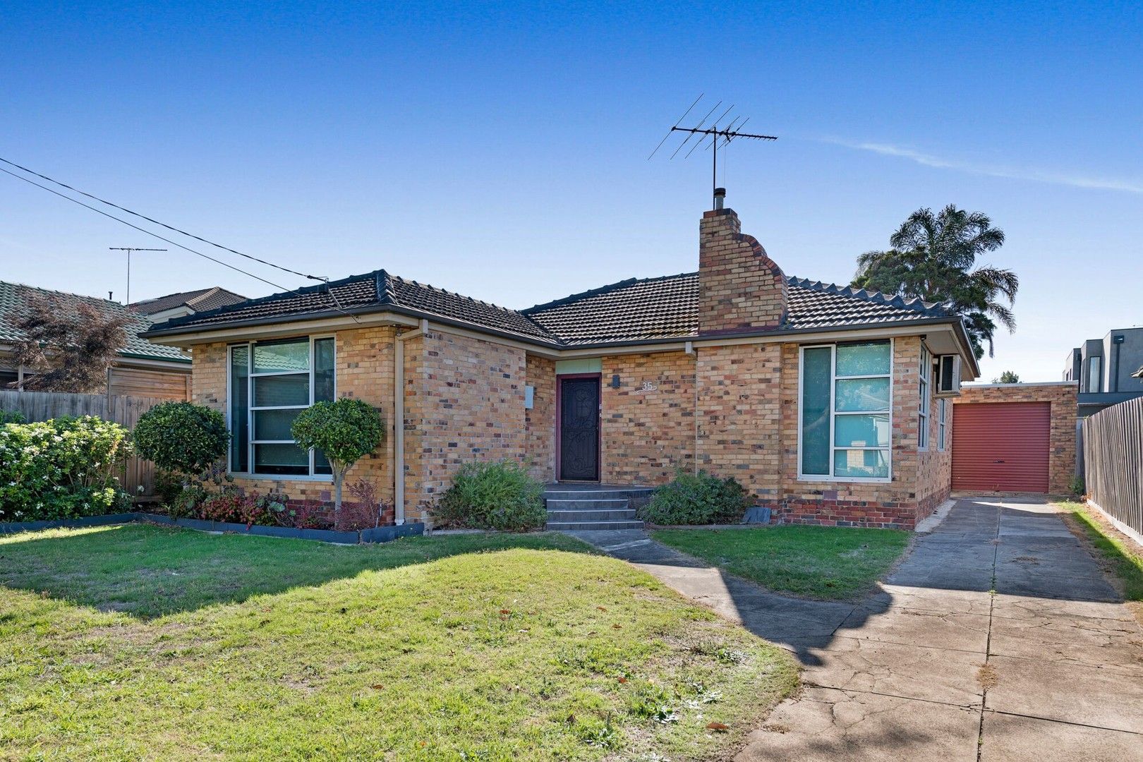 3 bedrooms House in 35 Edinburgh Street BENTLEIGH EAST VIC, 3165
