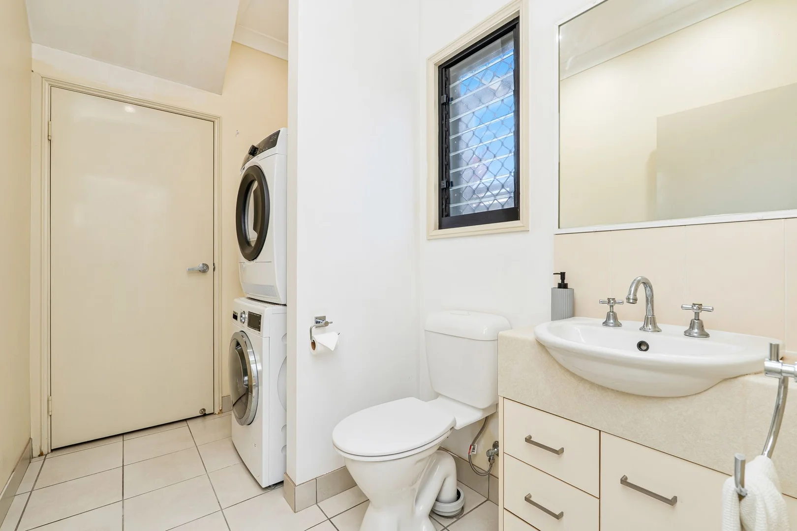 Additional image 12 of Unit 2/175 Torquay Rd, Scarness QLD 4655