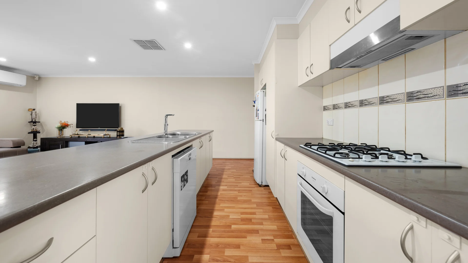 Additional image 6 of 17 Hurlingham Way, Craigieburn VIC 3064