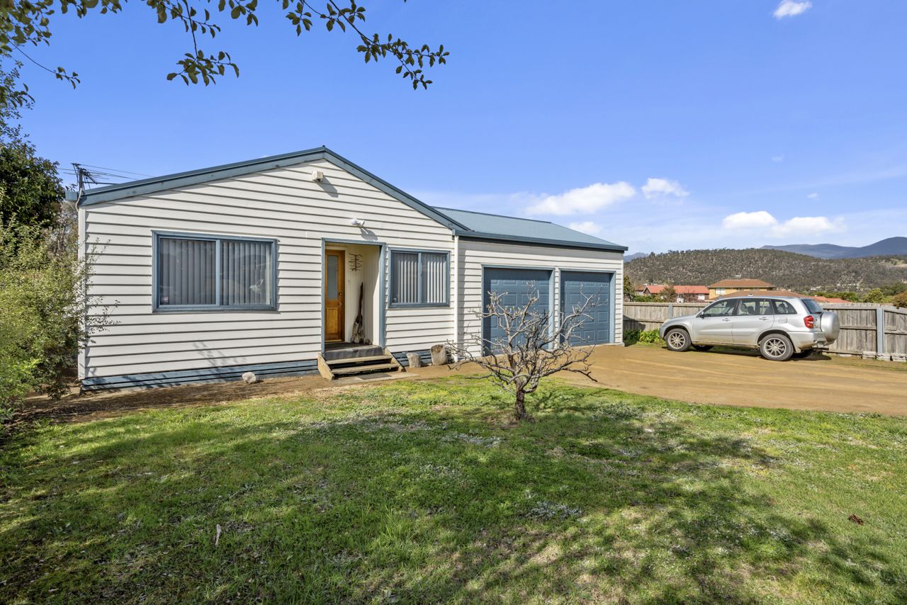 12 Cox Avenue, New Norfolk TAS 7140, Image 2