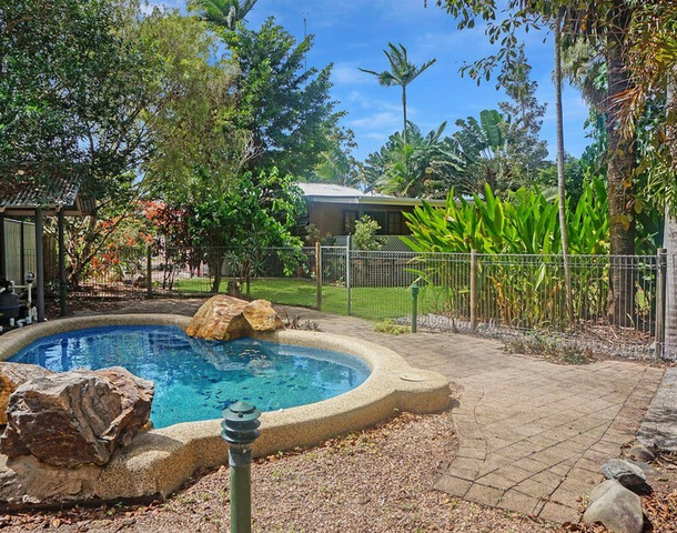 8 Gummow Close, Whitfield QLD 4870