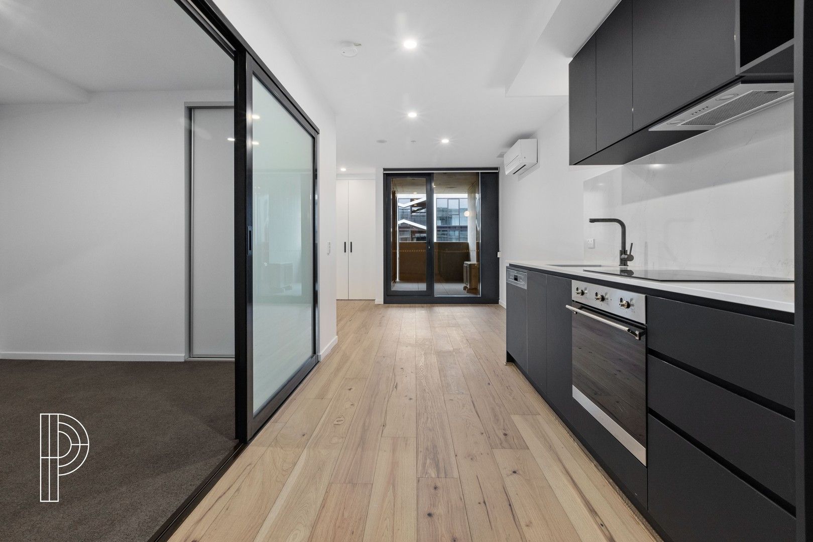 2 bedrooms Apartment / Unit / Flat in 502/83 Cooyong Street REID ACT, 2612
