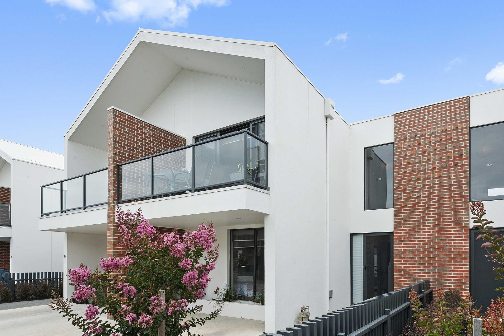 15 Monteith Place, Ballarat Central Property History & Address