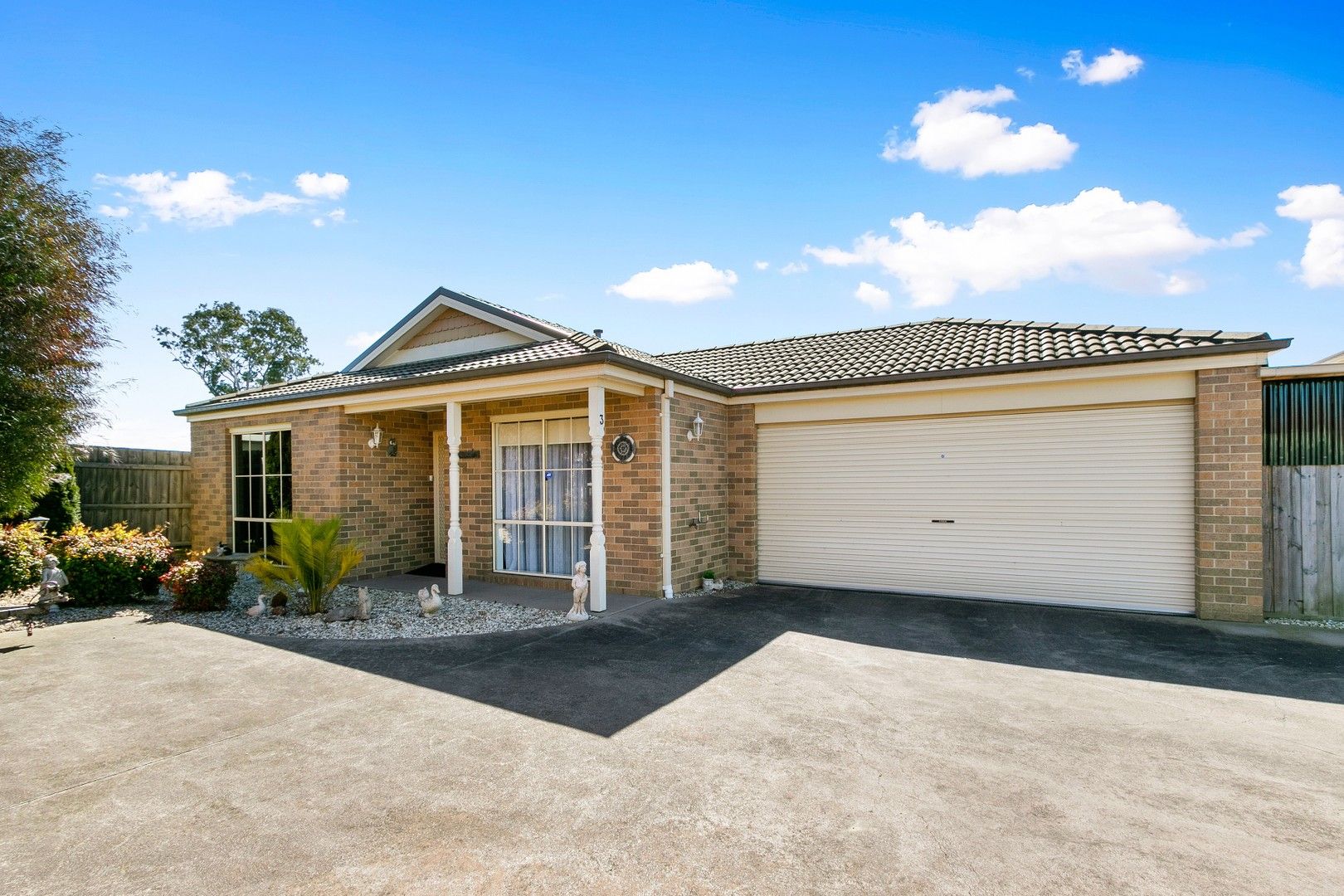 3 bedrooms Townhouse in 3/9 Grammar Drive TRARALGON VIC, 3844