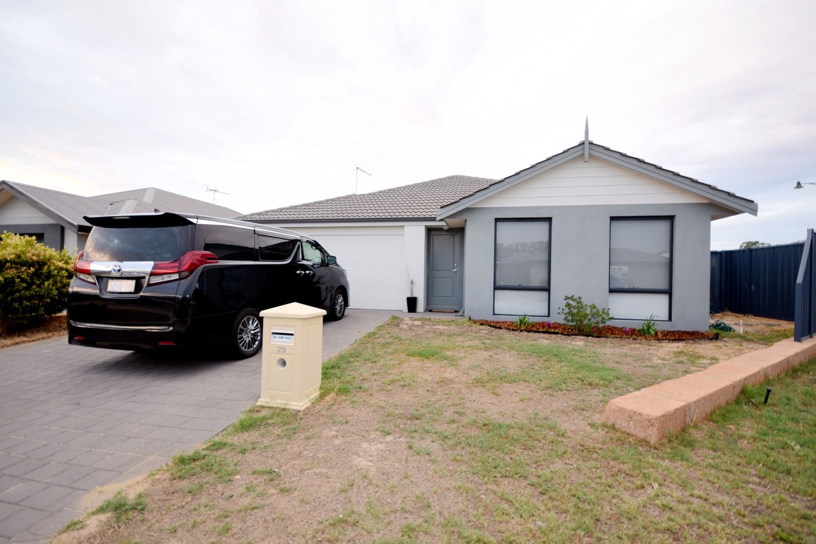 4 bedrooms House in 29 Sarsaparilla Ramble BYFORD WA, 6122