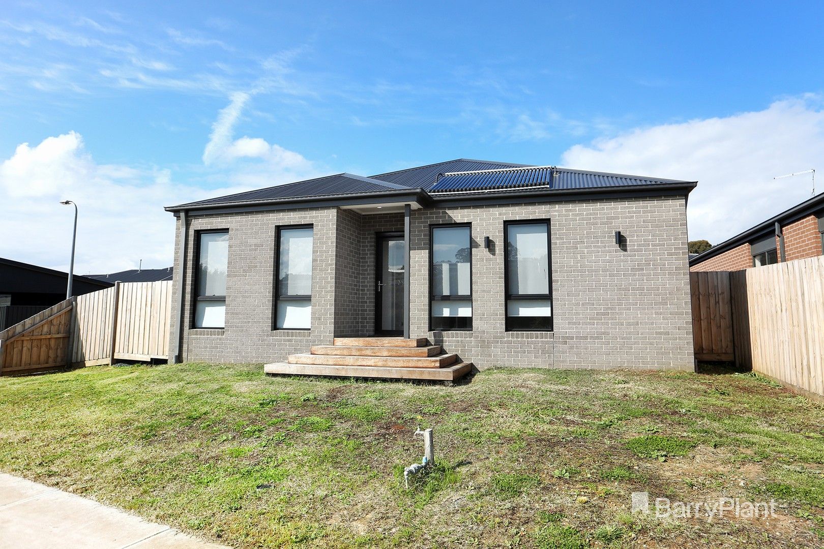 3 bedrooms House in 43 Harmon Drive DROUIN VIC, 3818
