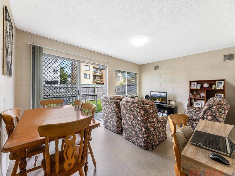 1/1 Leichhardt Street, Golden Beach QLD 4551, Image 2