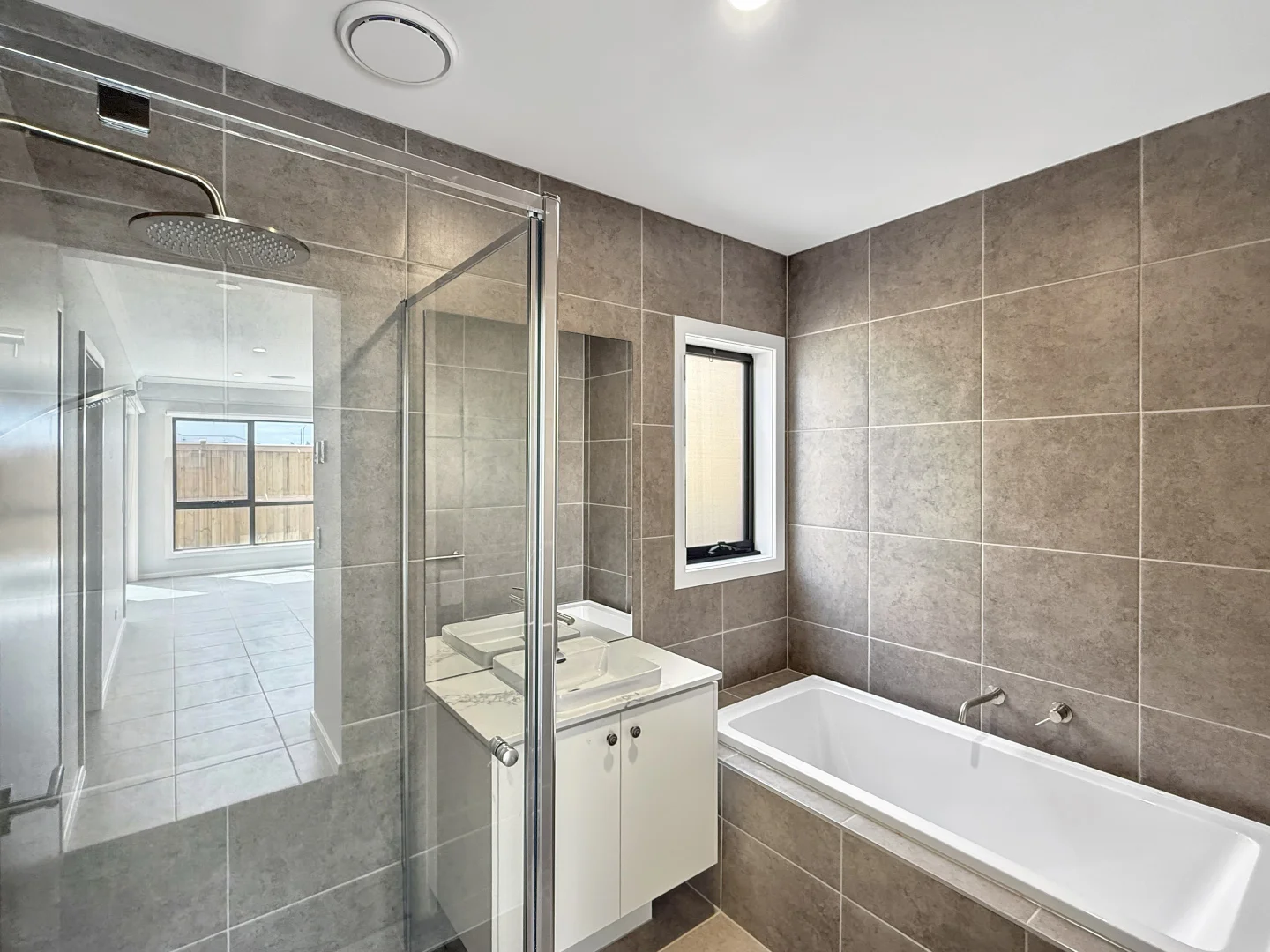 Additional image 8 of 27 Camelon Avenue, Thornhill Park VIC 3335