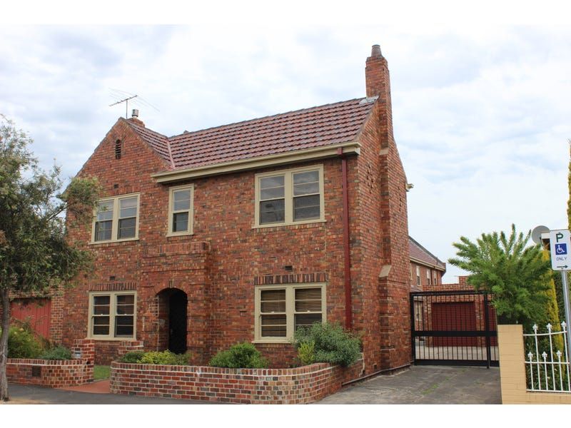 3 bedrooms Townhouse in 2/331 Inkerman Street ST KILDA VIC, 3182