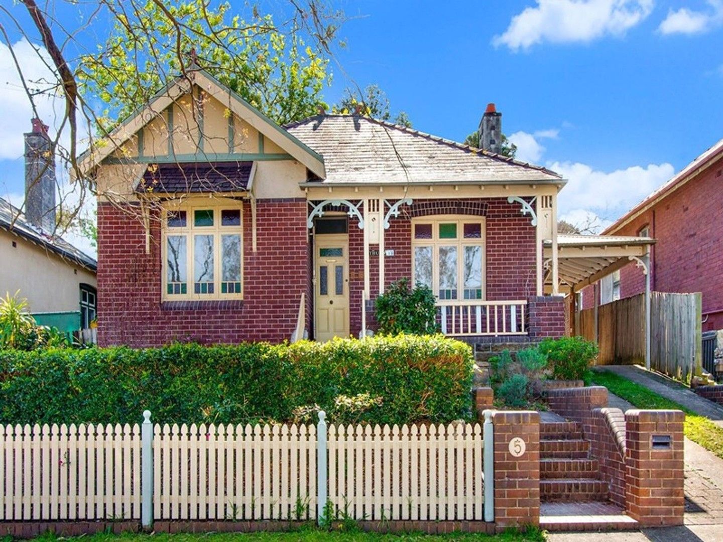 4 bedrooms House in 5 Nicoll Ave RYDE NSW, 2112
