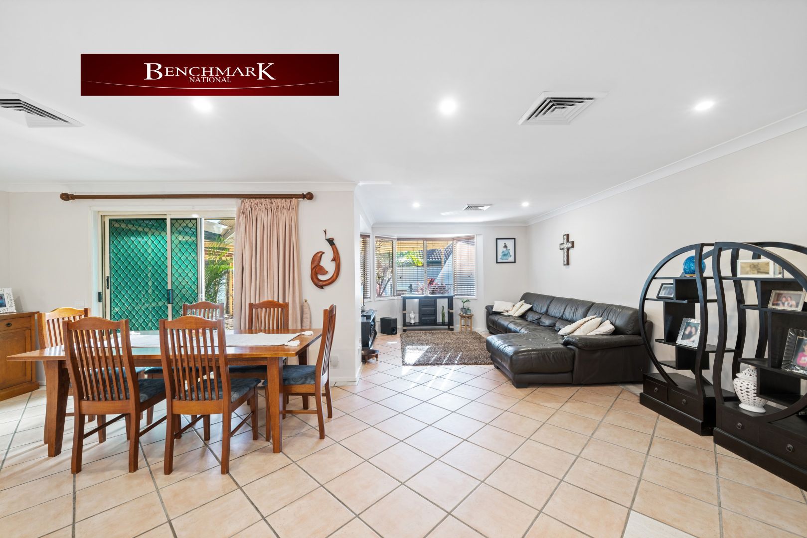 18 Hyde Park Court, Wattle Grove NSW 2173, Image 2