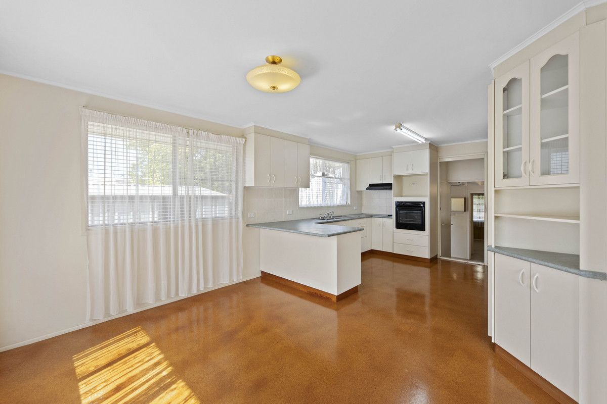 2 Challenor Street, Rockville QLD 4350, Image 2