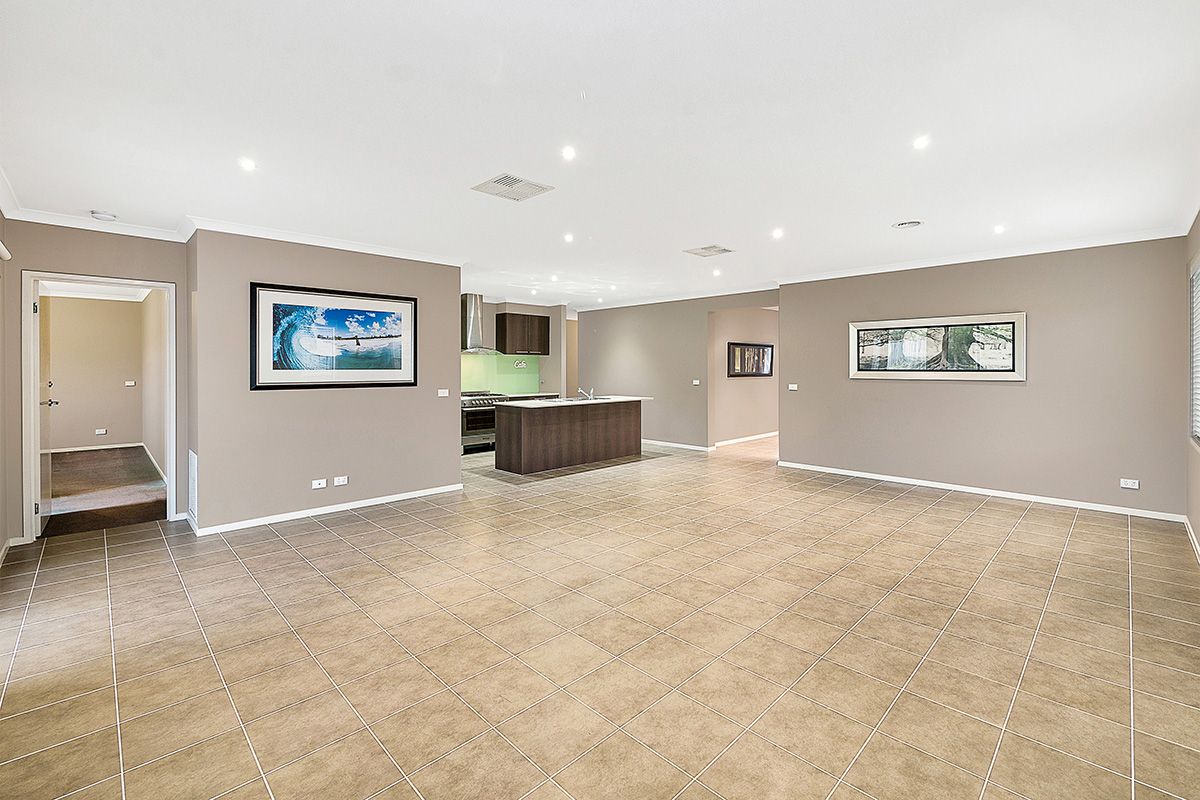 6 Beechwood Drive, Lyndhurst VIC 3975, Image 2