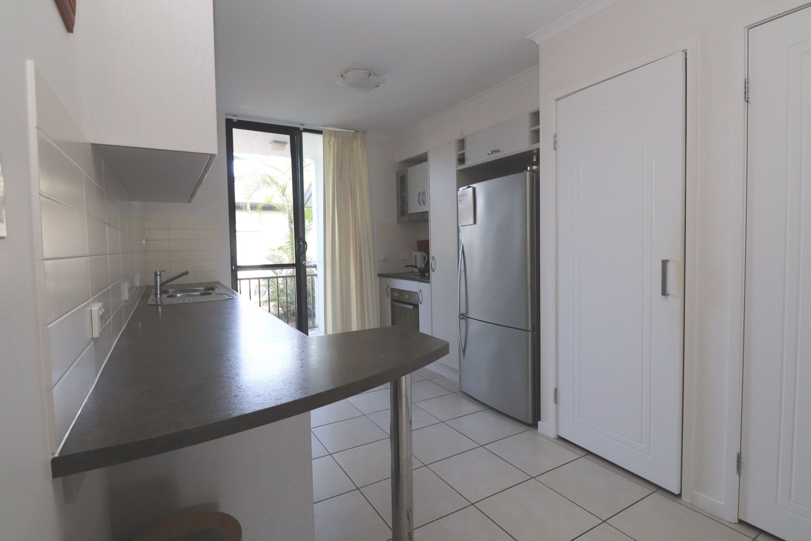 4/6-12 Henry Street, West End QLD 4810, Image 2