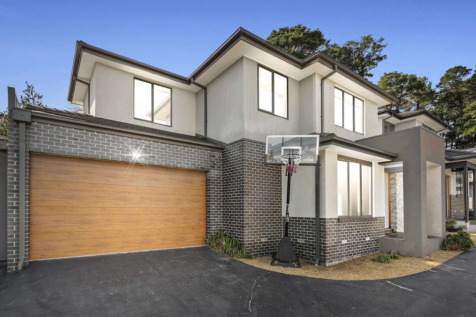 2/4 Howard Avenue, Ringwood East VIC 3135