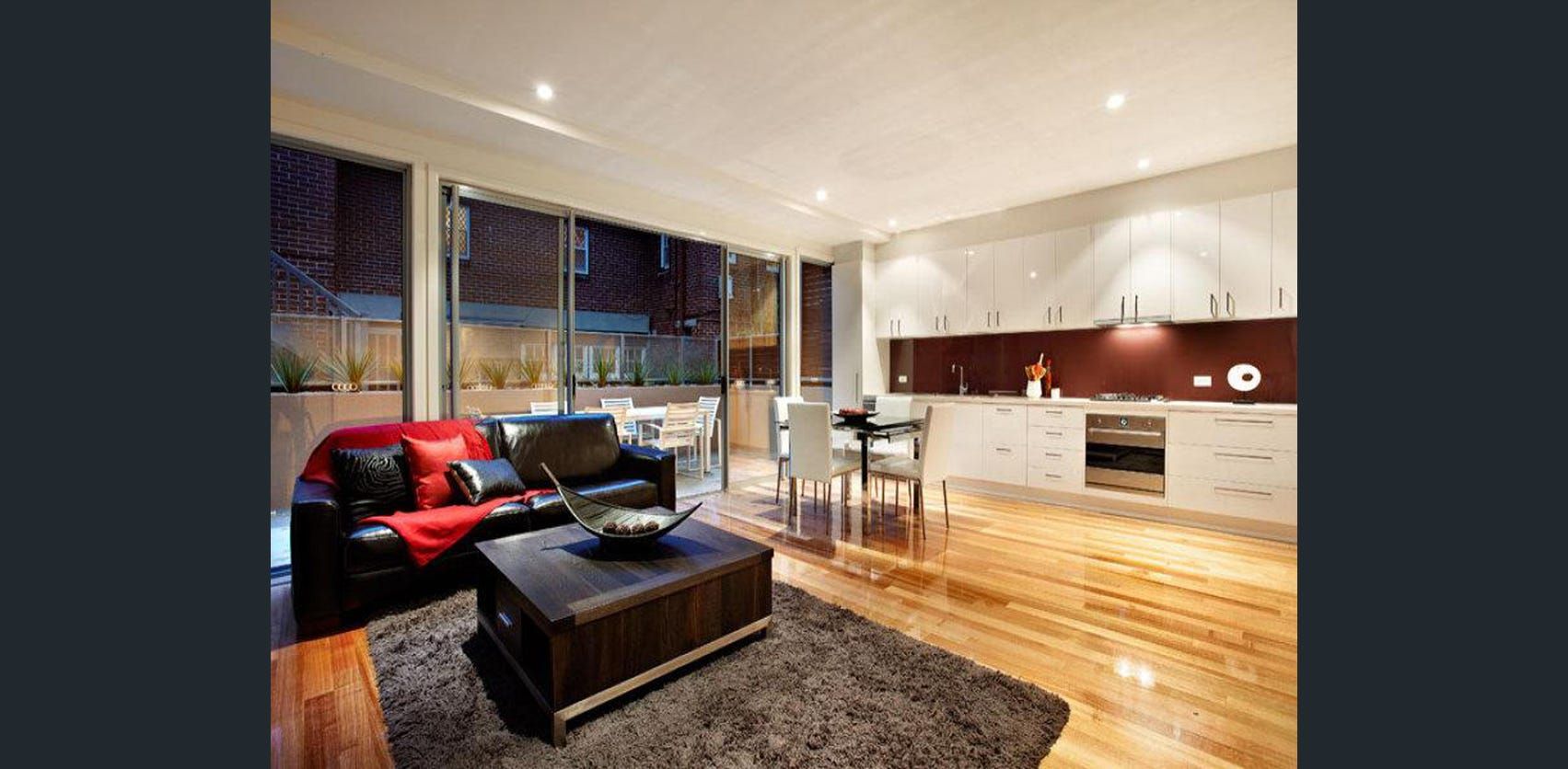 3 bedrooms Apartment / Unit / Flat in 3/79 Mitford Street ELWOOD VIC, 3184