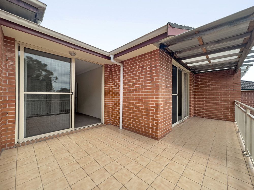 3 bedrooms Apartment / Unit / Flat in 6/2-8 Short Road RIVERWOOD NSW, 2210