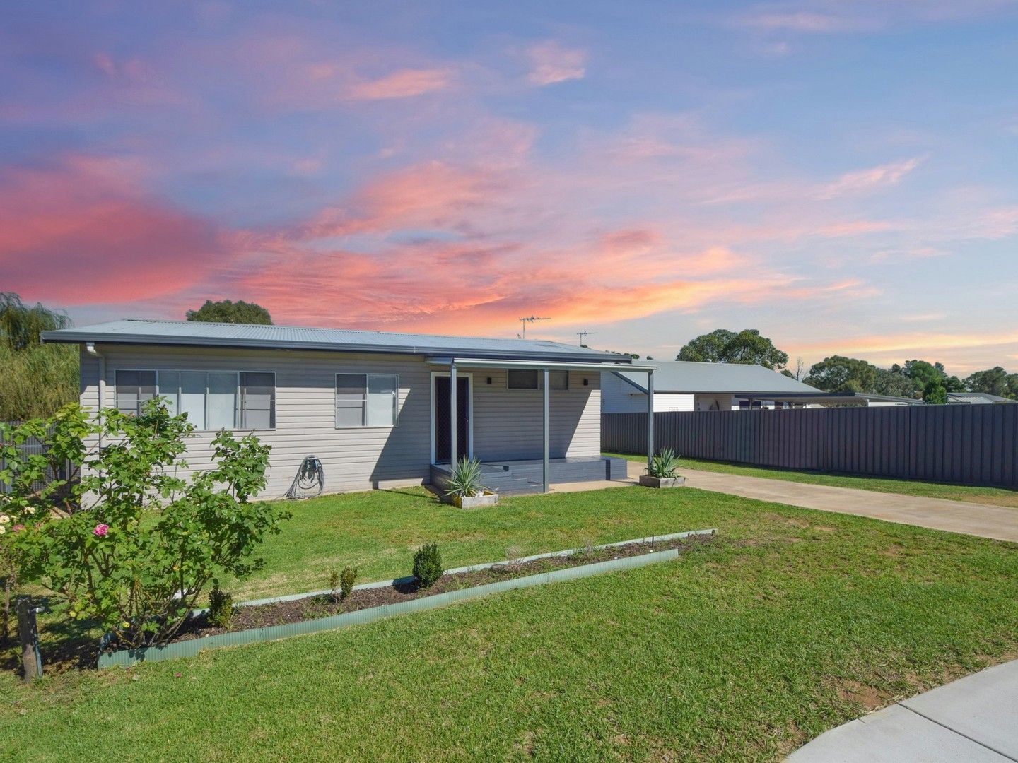5 Lachlan Close, Young NSW 2594, Image 0