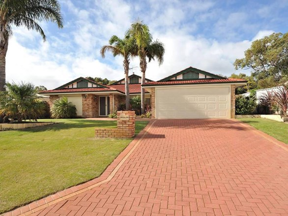 32 Rothesay Court, Cooloongup WA 6168