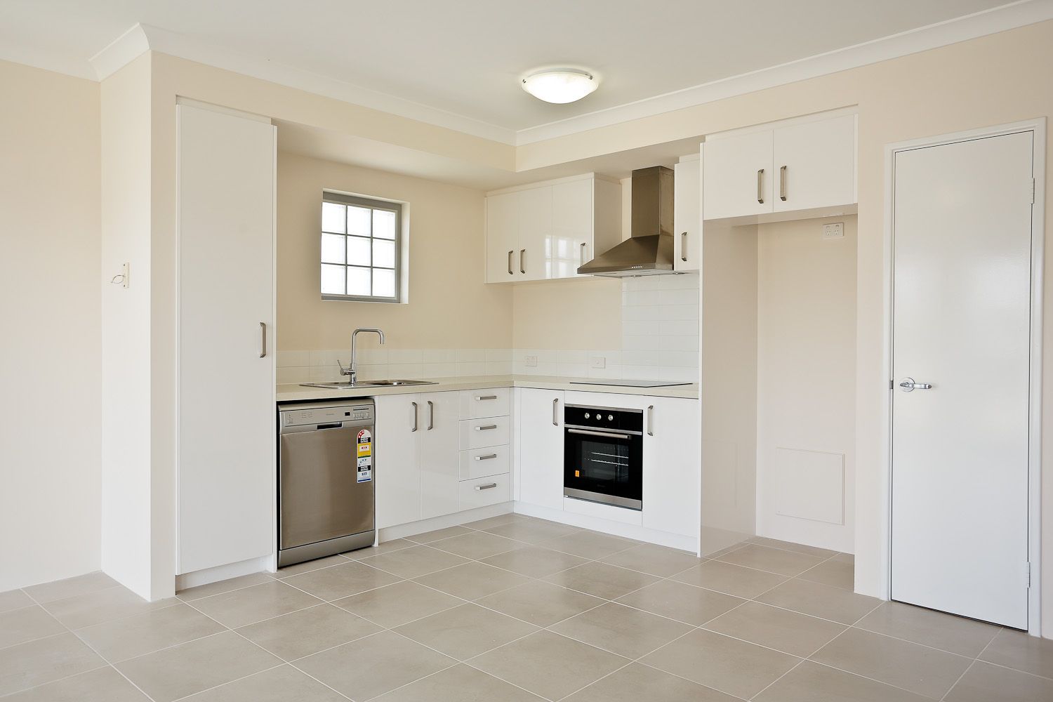 1 bedrooms Apartment / Unit / Flat in 2/208 Fisher Street CLOVERDALE WA, 6105