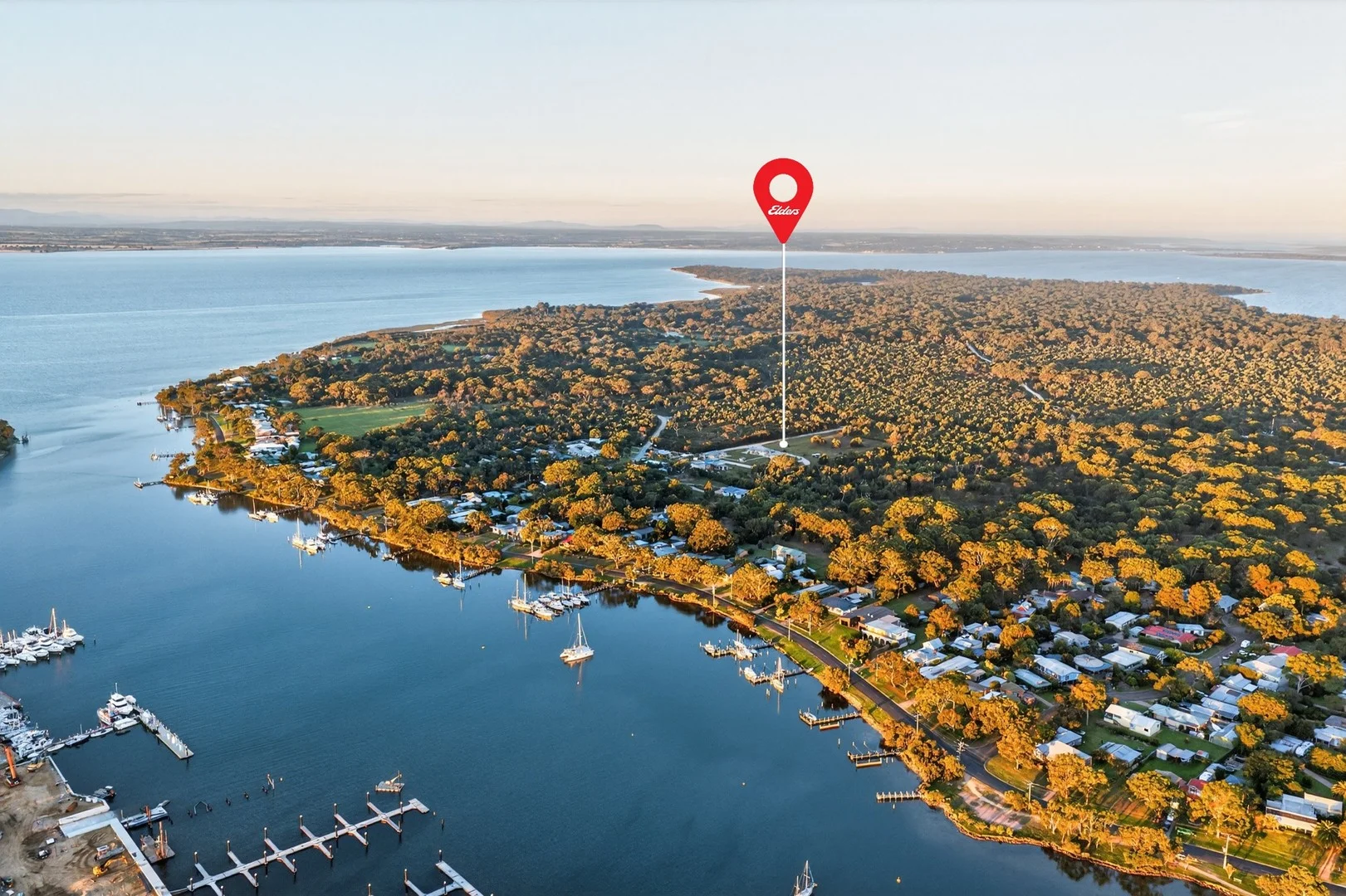 27 Gravelly Point Road, Raymond Island VIC 3880