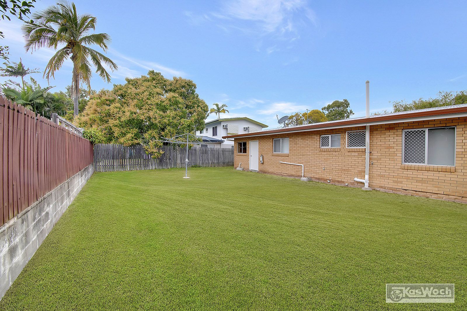 2/300 MILLS AVENUE, Frenchville QLD 4701, Image 1