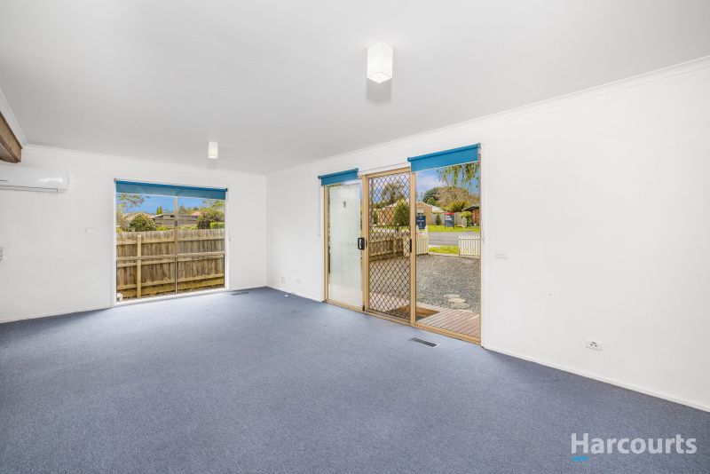 6 Bambra Court, Drouin VIC 3818, Image 2