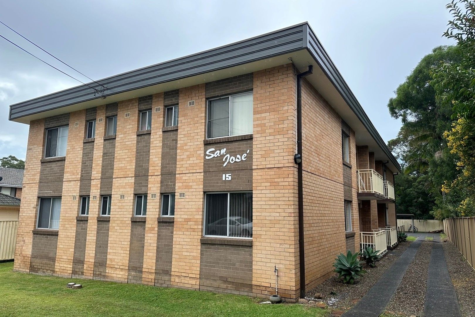 2 bedrooms Apartment / Unit / Flat in 1/15 Gilmore Street WEST WOLLONGONG NSW, 2500