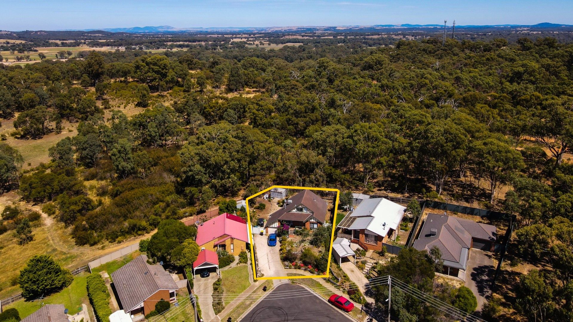 10 CLAREY AVENUE, Seymour VIC 3660, Image 1