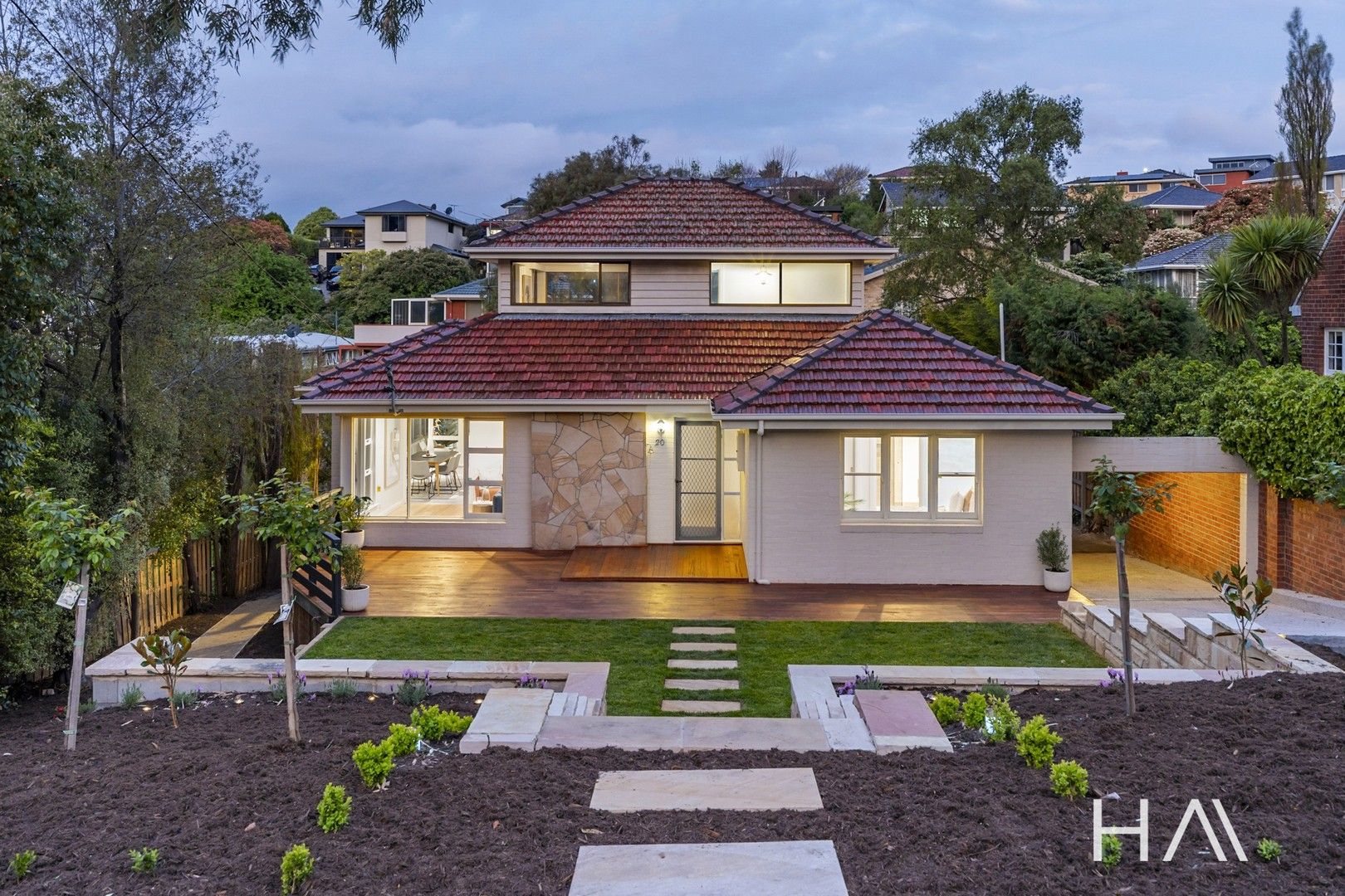4 bedrooms House in 20 Lauramont Avenue SANDY BAY TAS, 7005