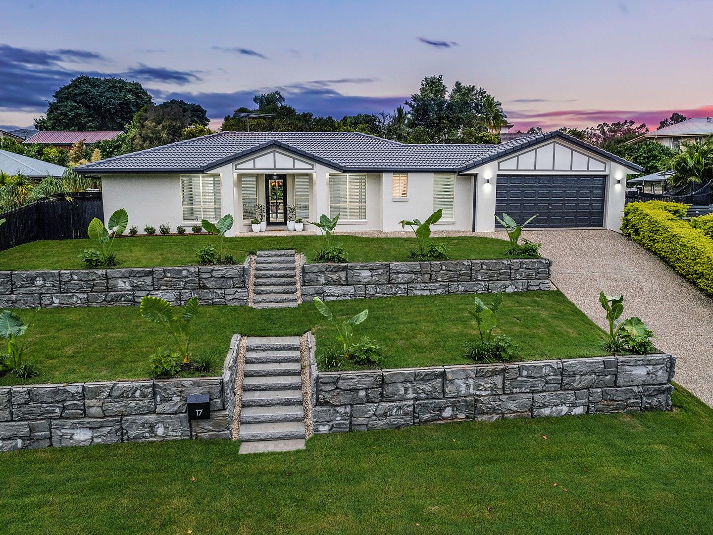 4 bedrooms House in 17 Jacana Crescent FLINDERS VIEW QLD, 4305