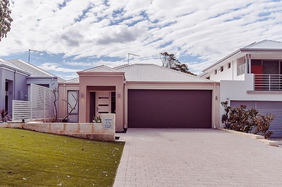 4 bedrooms House in 37B Lamond St MELVILLE WA, 6156