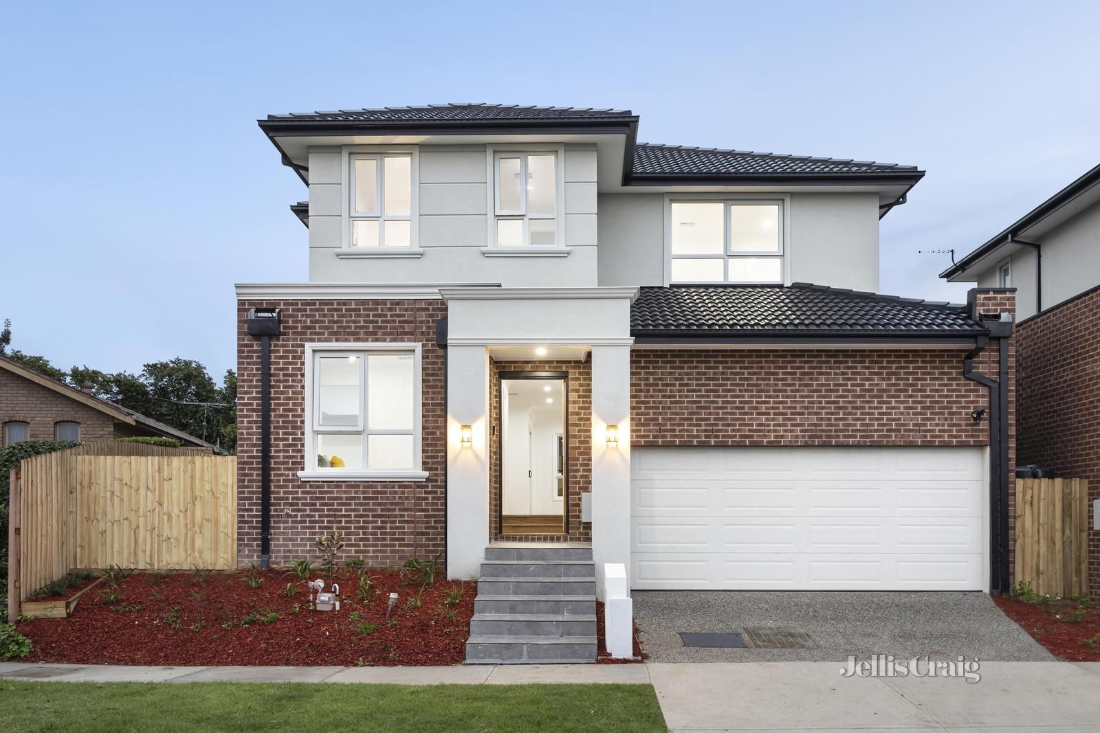 4 bedrooms Townhouse in 18 Loxley Court DONCASTER EAST VIC, 3109