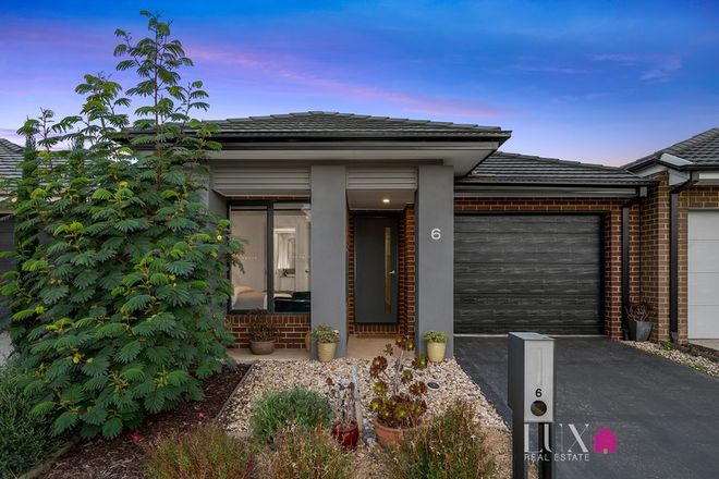 Picture of 6 Rex Drive, THORNHILL PARK VIC 3335