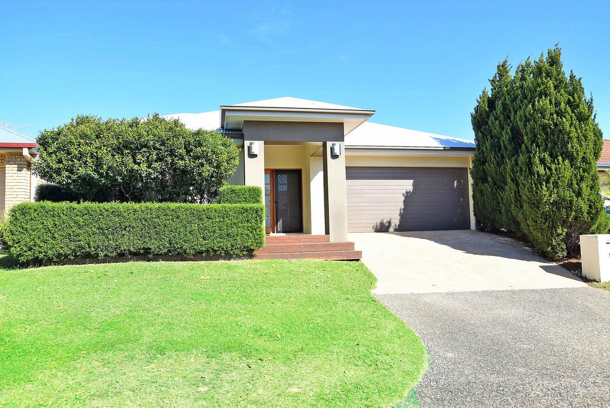 4 bedrooms House in 15 Cottonwood Circuit NORTH LAKES QLD, 4509