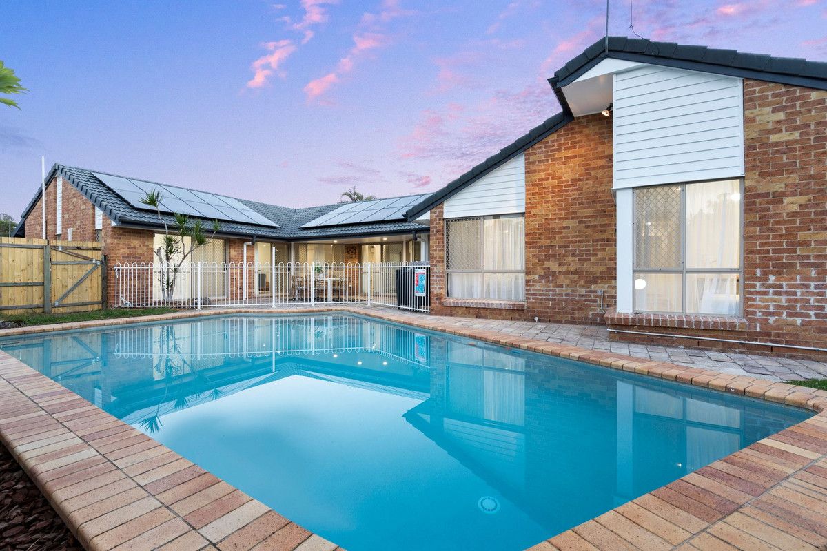 4 bedrooms House in 12 The Boulevard ALBANY CREEK QLD, 4035