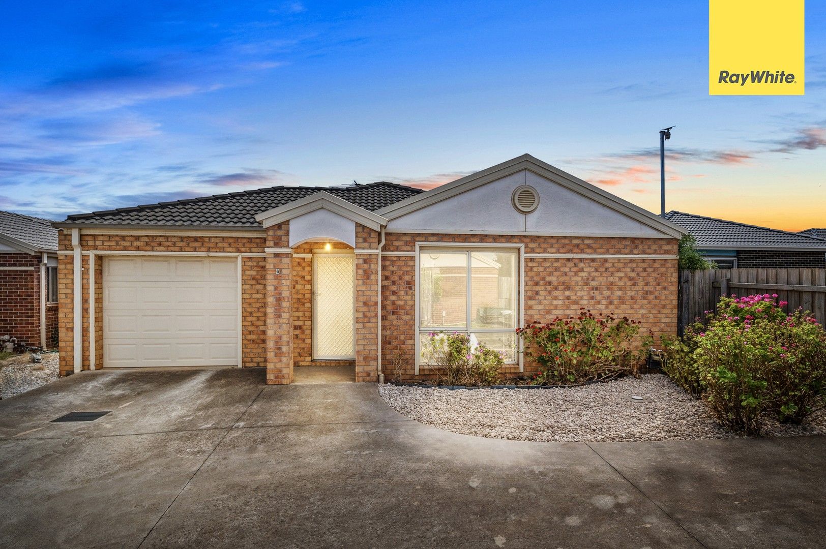 6/8 Granholm Grove, Melton VIC 3337, Image 0